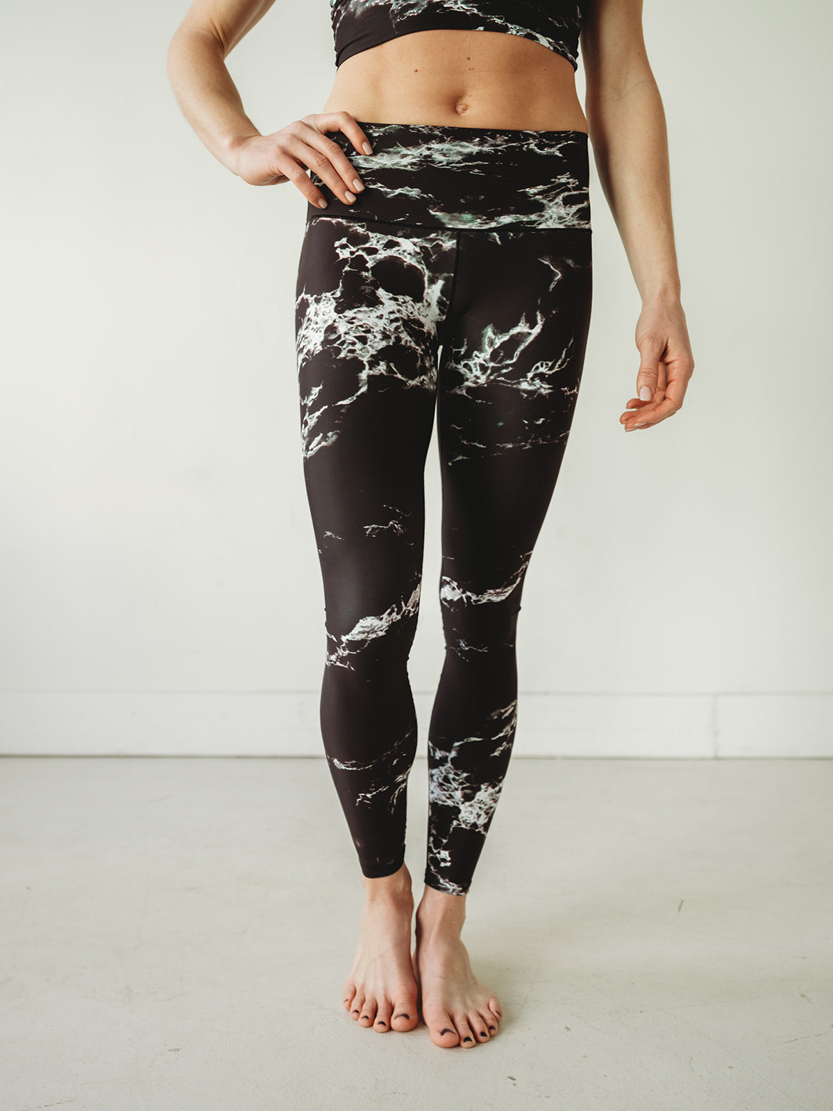 Colorado Threads Women's Black Marble Yoga Pants - Colorado